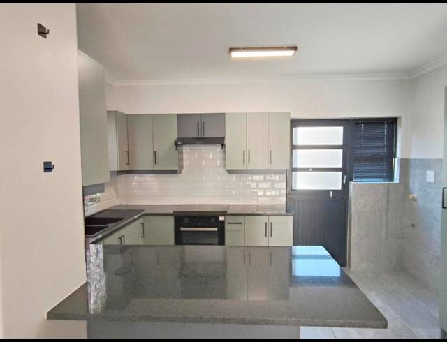 3 BEDROOM PROPERTY TO RENT IN VREDEKLOOF EAST